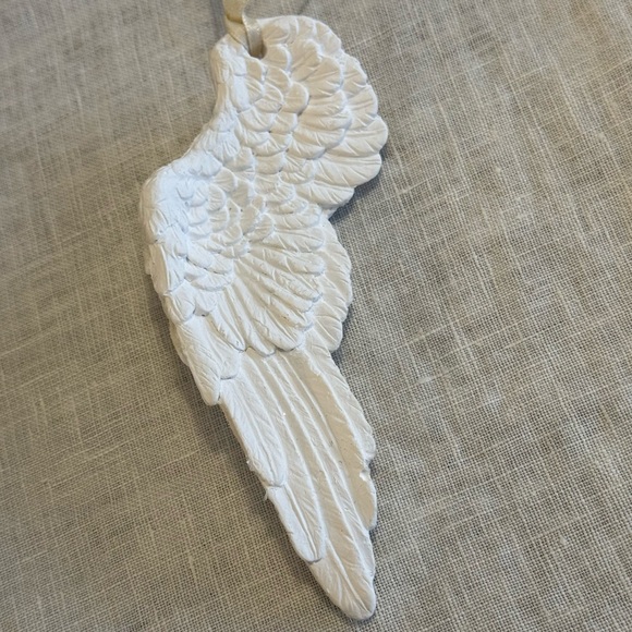 Angel Wing Ceramic Ornament 🪽 - Picture 3 of 3